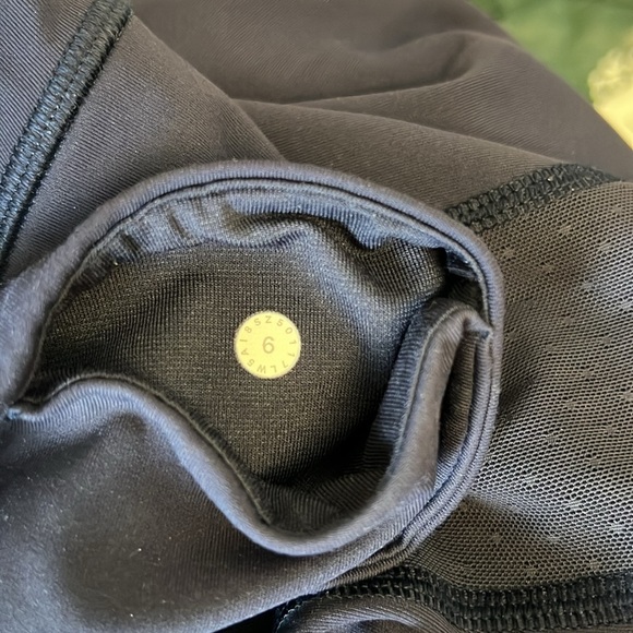 Lululemon Body Con Tight Size 6 in Midnight Navy - Picture 5 of 8